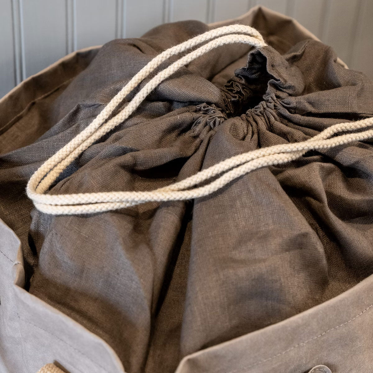 Håndsyet fodercover i vaskbart AGGO® papir, høj - Grå