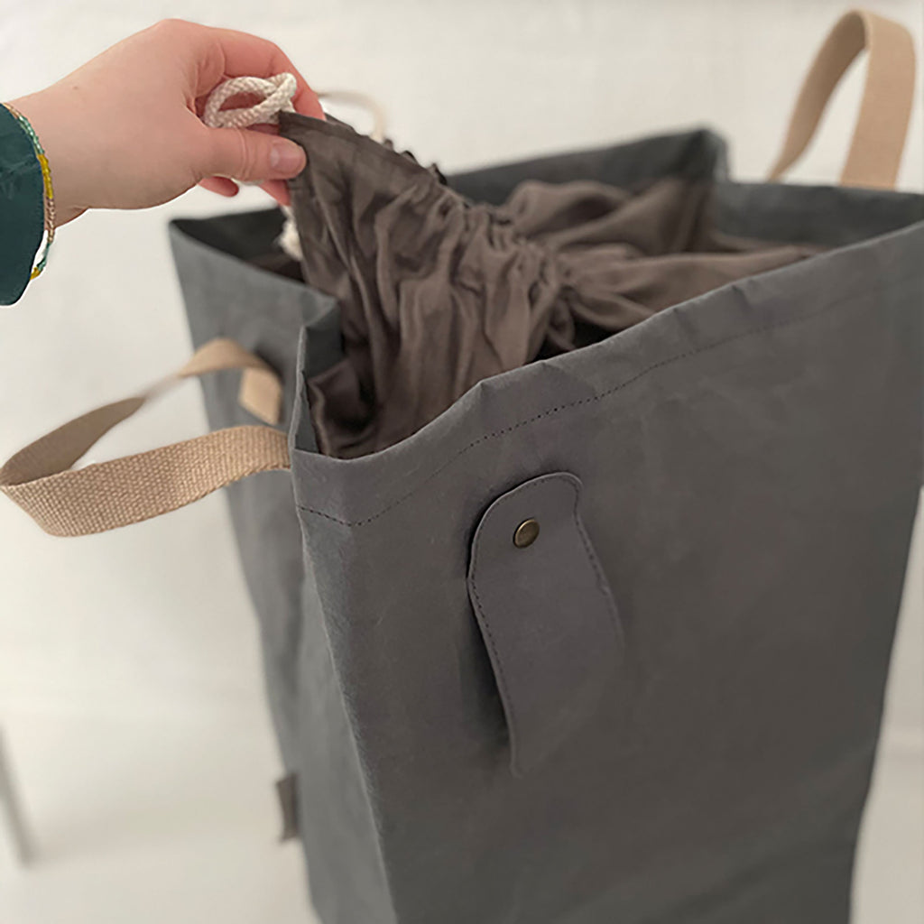 Håndsyet fodercover i vaskbart AGGO® papir, høj - Mørkegrå
