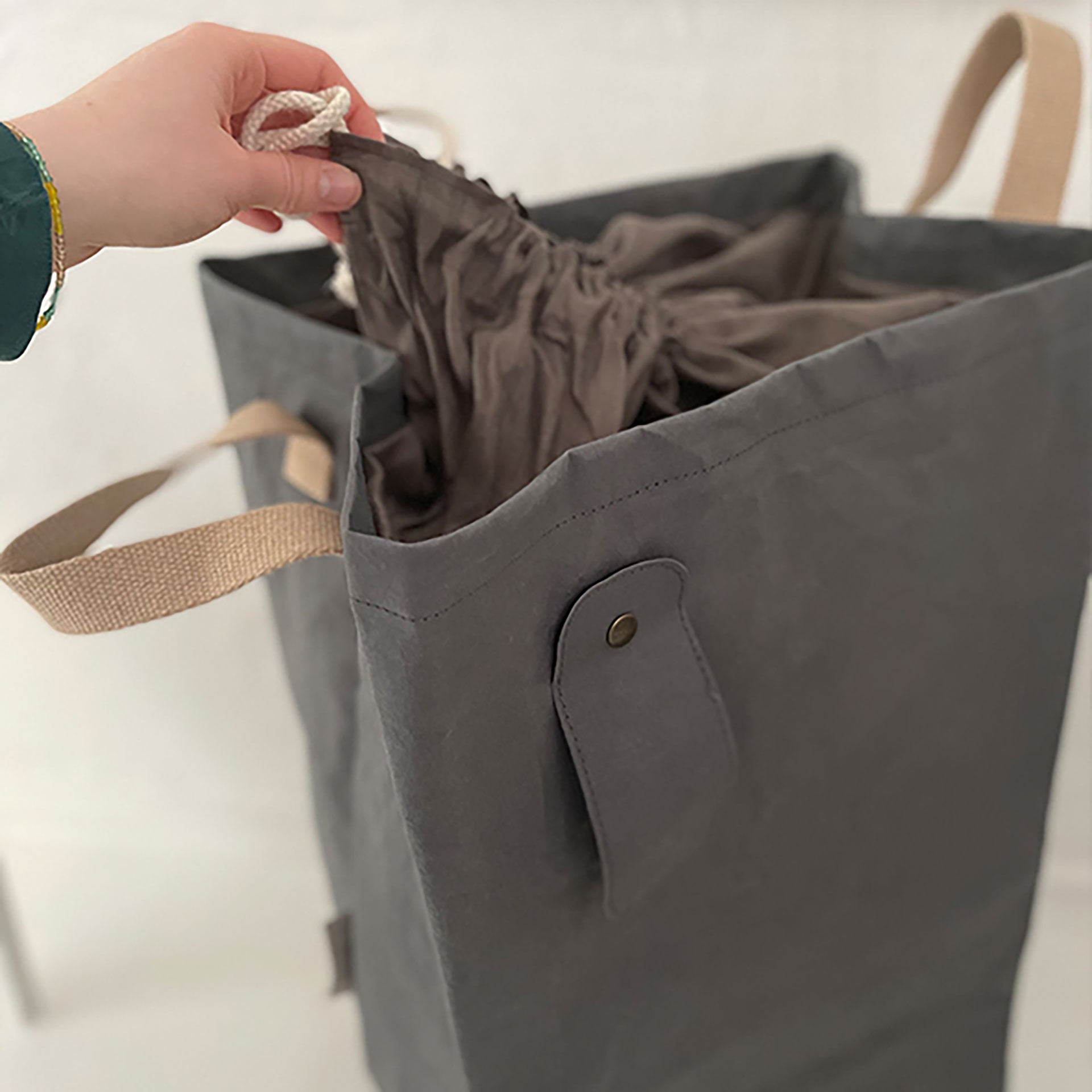 Håndsyet fodercover i vaskbart AGGO® papir, høj - Mørkegrå
