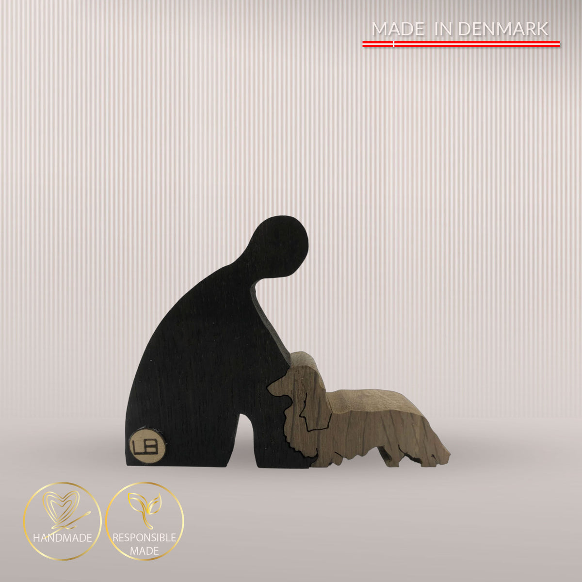 Harmony Faithful Dog – Gravhund træfigur | No. 36